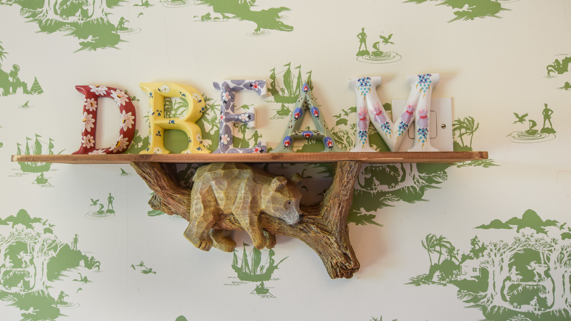 Dream, Bolthole Retreats